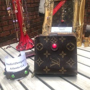 💕BLACK FRIDAY SALE💕Louis Vuitton Compact Zippy